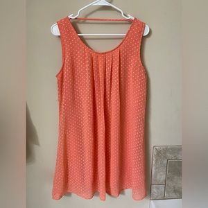 Love this cute flowy boutique dress! Perfect dress for weddings! Size L